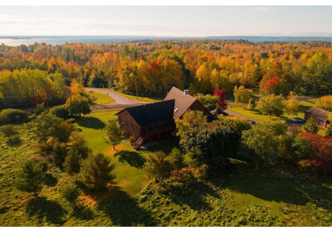 Point Au Roche Lodge Plattsburgh Εξωτερικό φωτογραφία