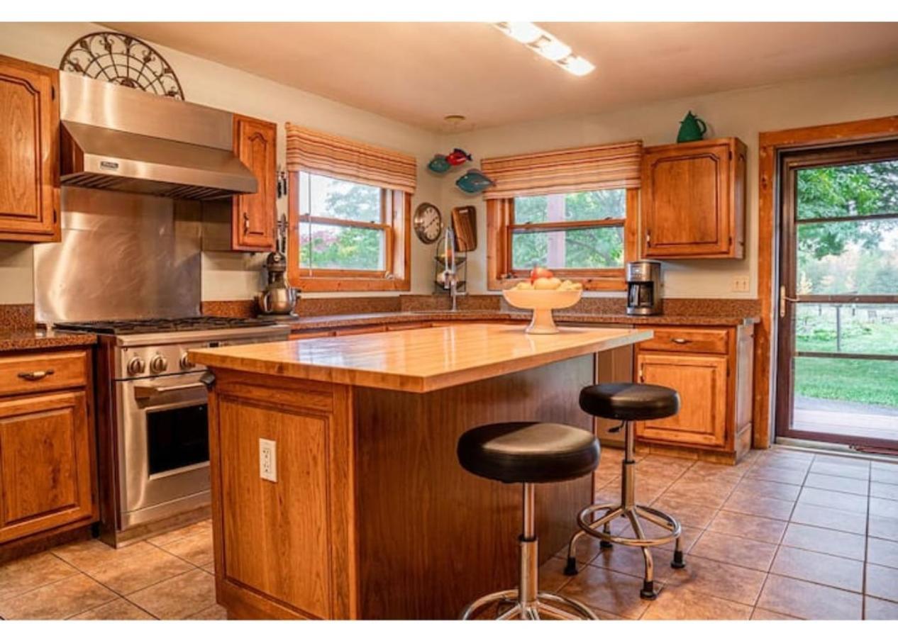 Point Au Roche Lodge Plattsburgh Εξωτερικό φωτογραφία