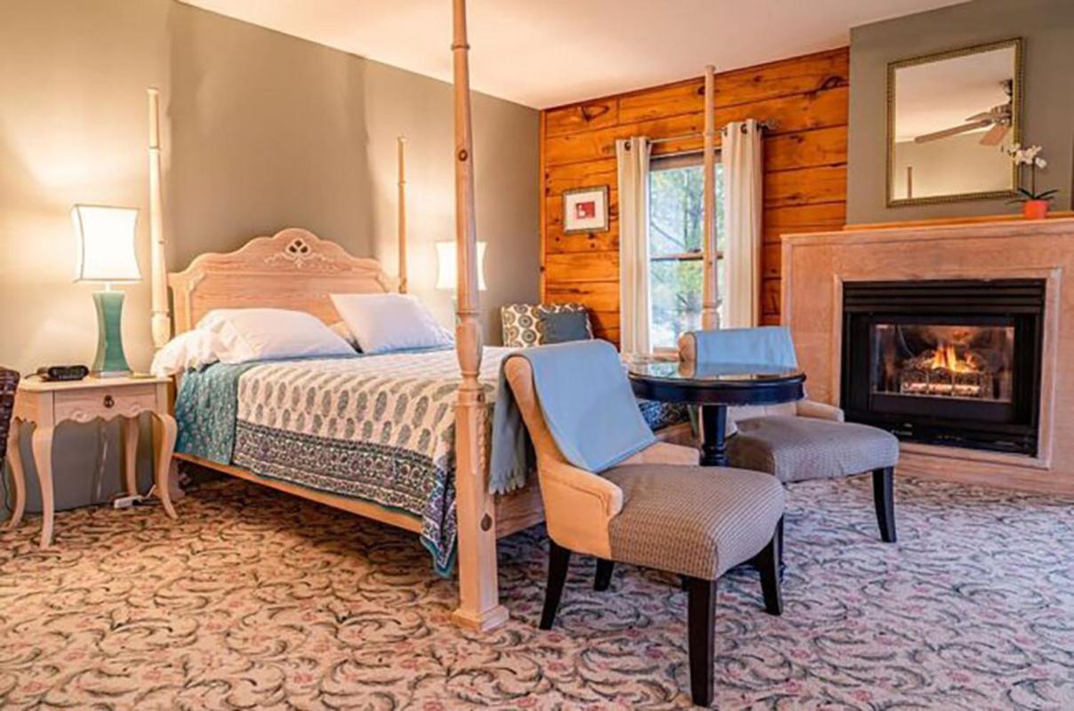 Point Au Roche Lodge Plattsburgh Εξωτερικό φωτογραφία