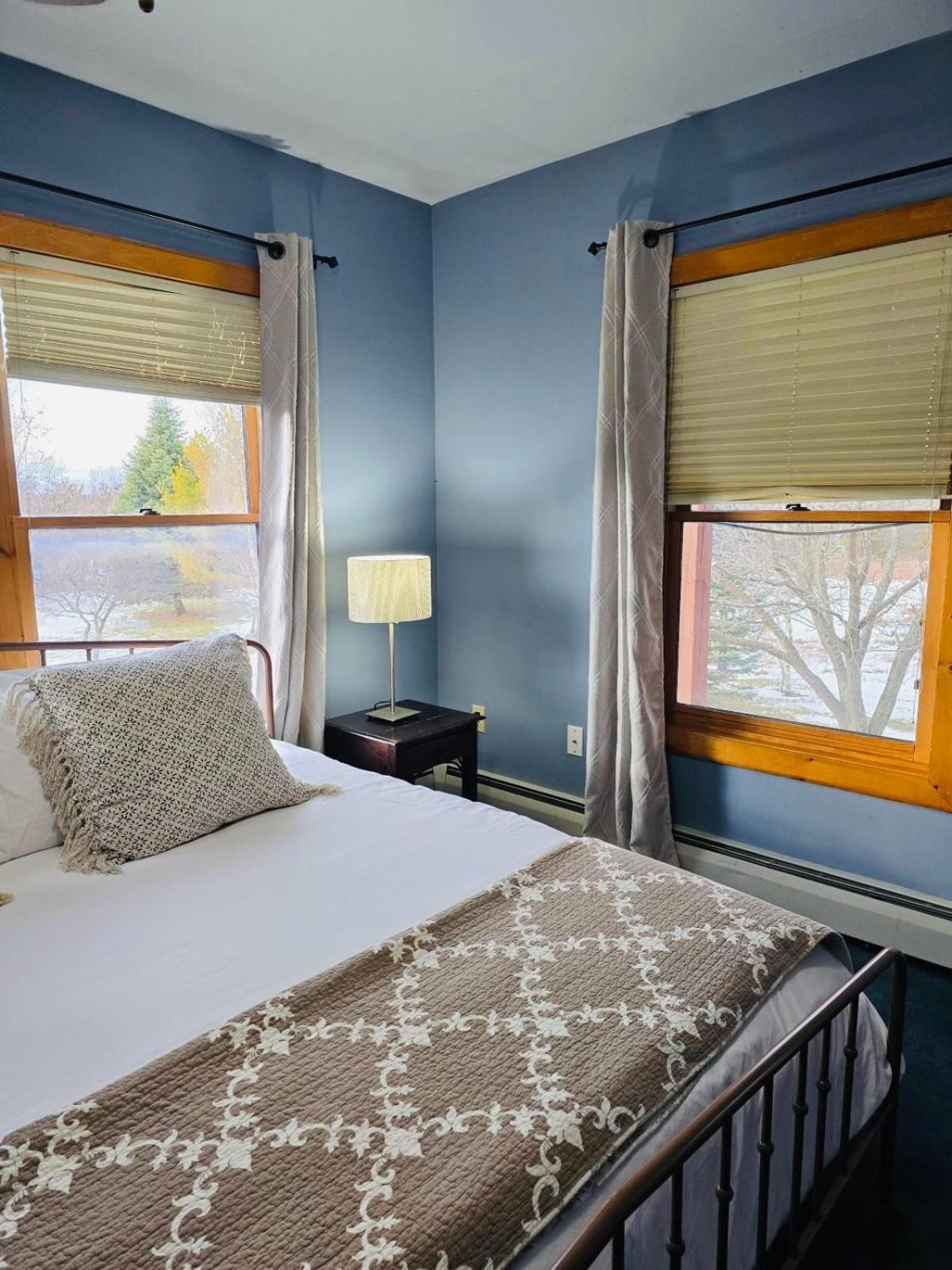 Point Au Roche Lodge Plattsburgh Εξωτερικό φωτογραφία